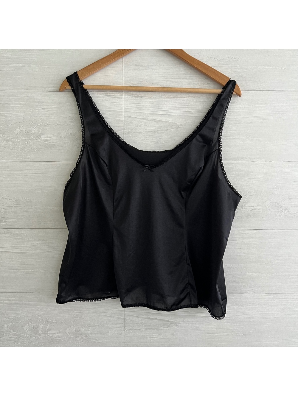 Vassarette XL Black Nylon Satin Lace Trim Camisole Lingerie Tank 171-09
